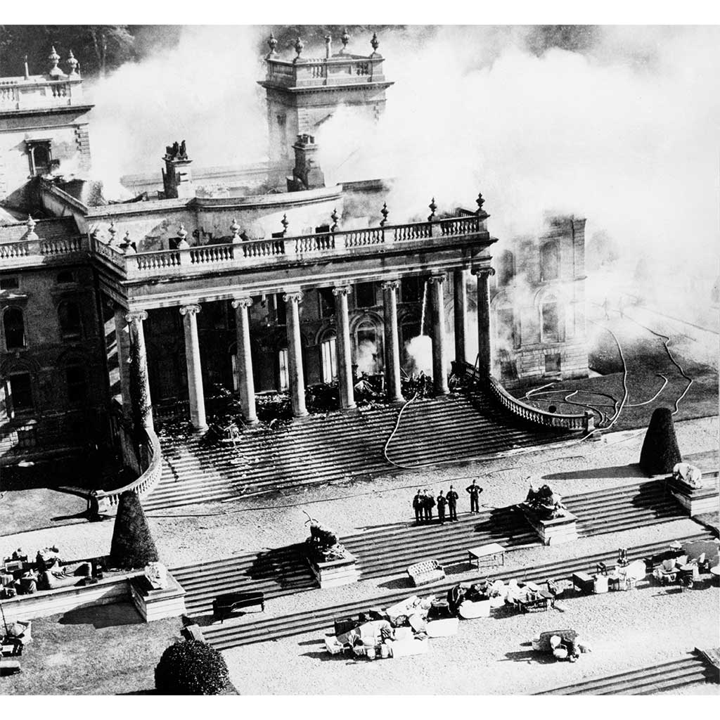 RAIL2453: Building on fire, Black and White