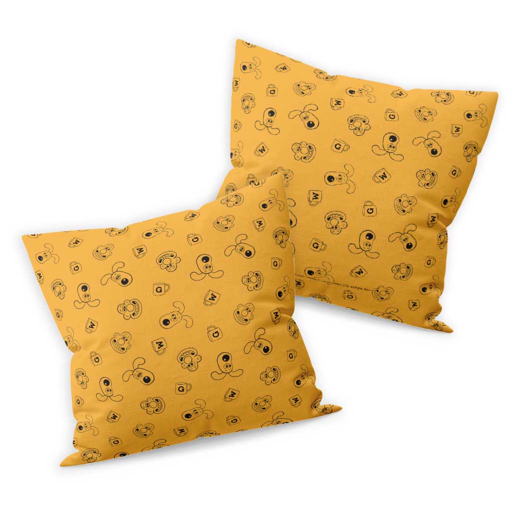 WAGR070: Wallace and Gromit - Character head repeat Cushion